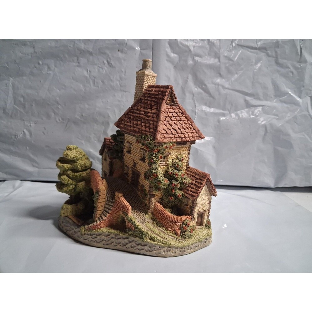 Vintage 1984 The Tollkeepers Cottage by David Winter w/Original Box & COA